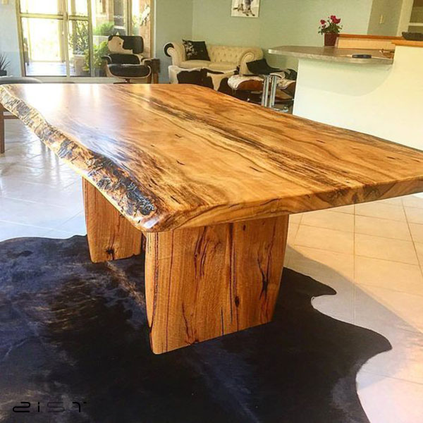 در این تصویر یک مدل جدید میز ناهار خوری شش نفره چوبی را ماهده میکنید