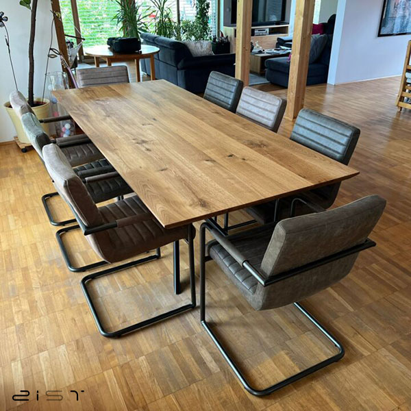 در این تصویر شما یک مدل جدید میز ناهار خوری چوب و فلز را مشاهده میکنید