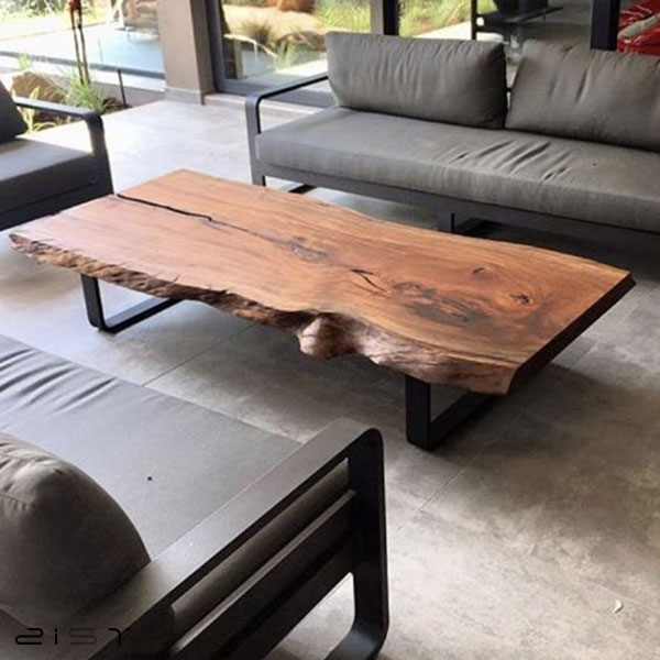 میز جلو مبلی چوب و فلزی یک انتخاب عالی برای خانه های کوچک است