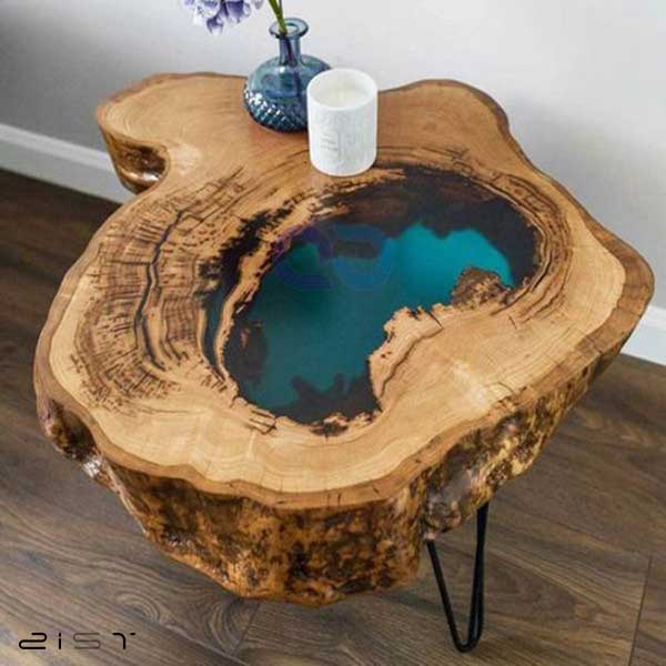 میز جلو مبلی چوب و رزین یک انتخاب عالی برای خانه های کوچک است
