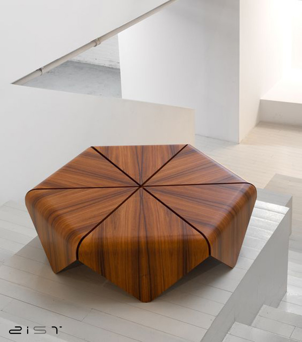 در این تصویر یک مدل میز جلو مبلی مدرن چوبی را مشاهده میکنید