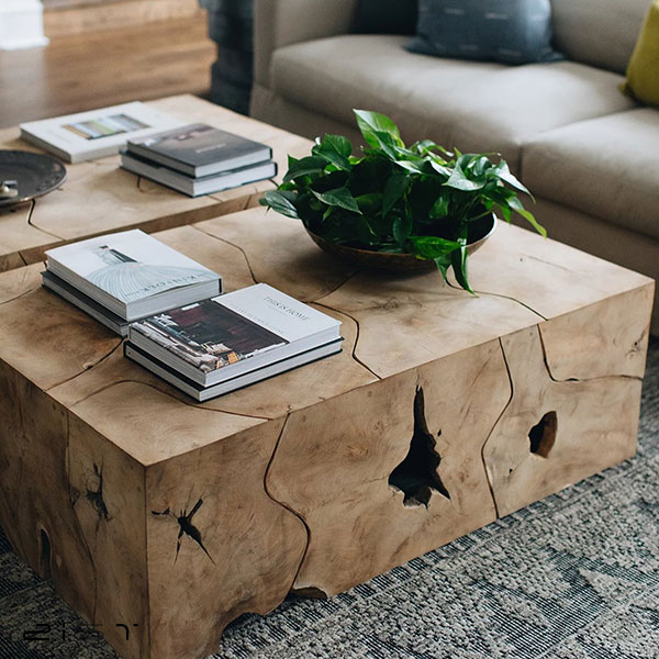 میزهای جلو مبلی چوبی ساده را می‌توانید برای هر سبک دکوراسیون داخلی اعم از، سنتی، مینیمال، مدرن و غیره استفاده کنید.