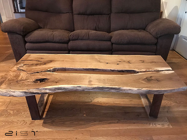 میز جلو مبلی چوب و فلز یک انتخاب عالی برای دکوراسیون منزل شما