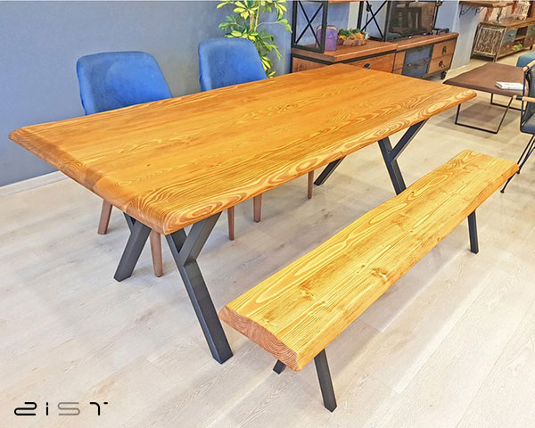 میز ناهار خوری چوب و فلز مناسب برای تمامی سبک‌های دکوراسیون داخلی است