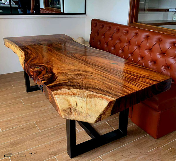 خرید میز مدیریت لاکچری چوبی بهترین انتخاب برای محیط‌های اداری، رسمی و کاری است