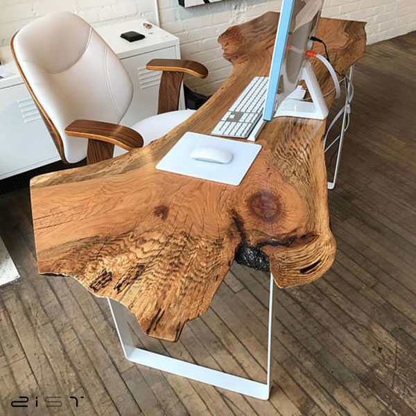 شما در این تصویر یک نمونه میز مدیریت چوب و فلز را مشاهده میکنید