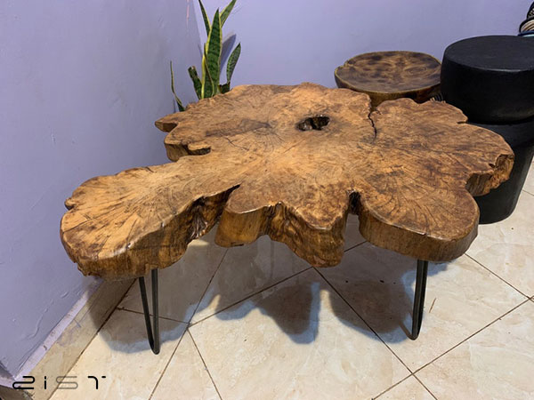 میز جلو مبلی چوب و فلز مناسب برای هر سبک دکوراسیون داخلی است