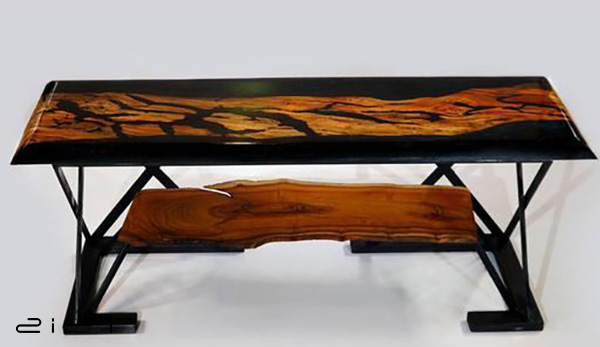 میز تلویزیون چوب و رزین ظاهر خیره کننده ای دارد